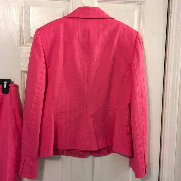 Tahari Fuchsia Pink Skirt Suit Sz 12 - Picture 6 of 10
